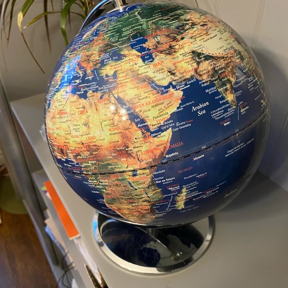 Globe - Picture 4 of 5